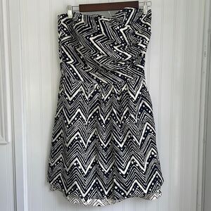 THE LIMITED strapless fit and flare dress black and cream lined zipper size 8